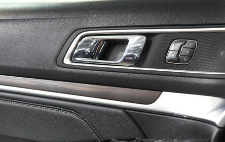 Ford Explorer VI, 2017 год, 3 200 000 рублей, 18 фотография