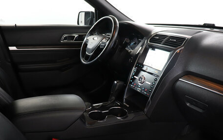 Ford Explorer VI, 2017 год, 3 200 000 рублей, 9 фотография