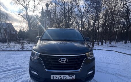 Hyundai H-1 II рестайлинг, 2021 год, 3 500 000 рублей, 1 фотография