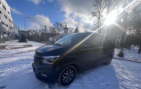 Hyundai H-1 II рестайлинг, 2021 год, 3 500 000 рублей, 8 фотография