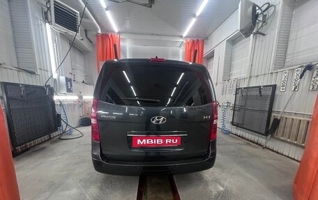 Hyundai H-1 II рестайлинг, 2021 год, 3 500 000 рублей, 12 фотография