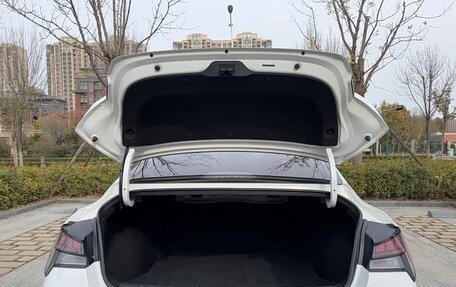 Hyundai Elantra, 2022 год, 1 440 000 рублей, 19 фотография