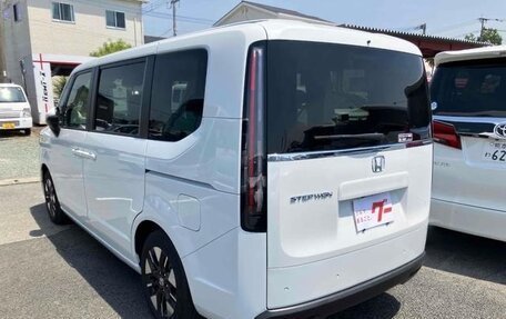 Honda Stepwgn, 2022 год, 2 212 000 рублей, 6 фотография