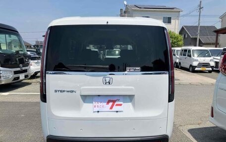 Honda Stepwgn, 2022 год, 2 212 000 рублей, 5 фотография