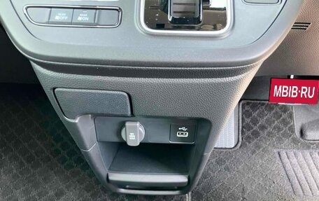 Honda Stepwgn, 2022 год, 2 212 000 рублей, 26 фотография