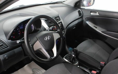 Hyundai Solaris II рестайлинг, 2011 год, 515 000 рублей, 10 фотография