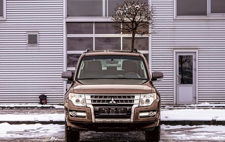 Mitsubishi Pajero IV, 2015 год, 1 955 000 рублей, 2 фотография