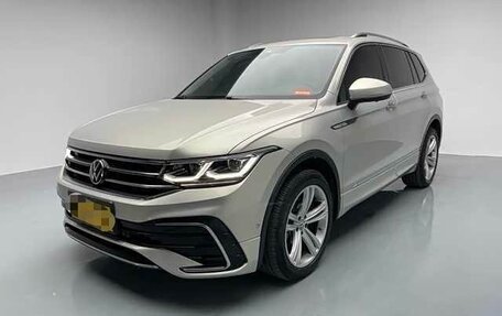 Volkswagen Tiguan II, 2023 год, 1 999 003 рублей, 1 фотография