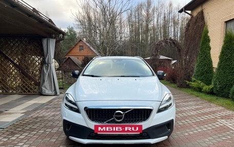 Volvo V40 Cross Country I, 2019 год, 2 300 000 рублей, 5 фотография