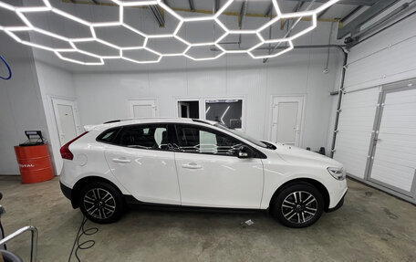 Volvo V40 Cross Country I, 2019 год, 2 300 000 рублей, 10 фотография