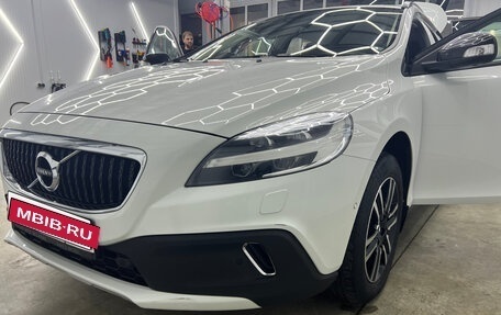 Volvo V40 Cross Country I, 2019 год, 2 300 000 рублей, 6 фотография