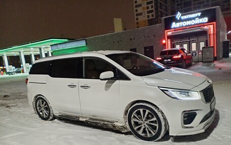 KIA Carnival III, 2019 год, 1 400 000 рублей, 2 фотография