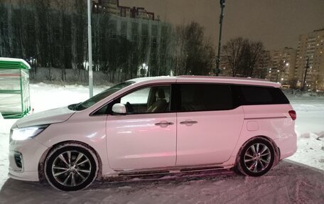 KIA Carnival III, 2019 год, 1 400 000 рублей, 4 фотография