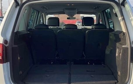 Volkswagen Sharan II, 2017 год, 993 133 рублей, 11 фотография