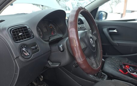 Volkswagen Polo VI (EU Market), 2011 год, 320 000 рублей, 3 фотография