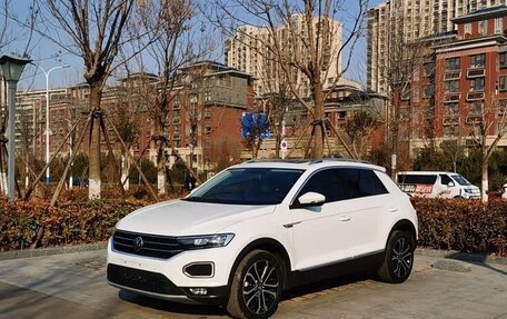 Volkswagen T-Roc I, 2022 год, 1 650 000 рублей, 1 фотография