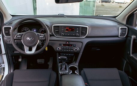 KIA Sportage IV рестайлинг, 2021 год, 2 195 000 рублей, 16 фотография