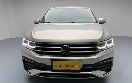 Volkswagen Tiguan II, 2023 год, 1 999 003 рублей, 2 фотография