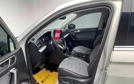 Volkswagen Tiguan II, 2023 год, 1 999 003 рублей, 18 фотография