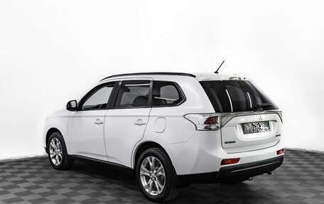 Mitsubishi Outlander III рестайлинг 3, 2014 год, 1 195 000 рублей, 4 фотография