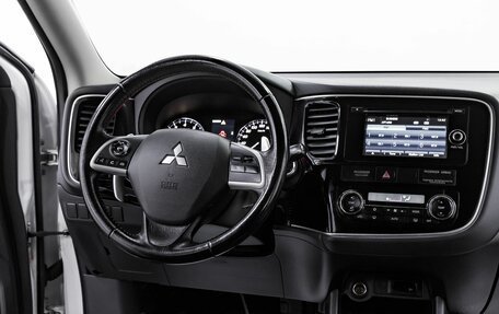 Mitsubishi Outlander III рестайлинг 3, 2014 год, 1 195 000 рублей, 11 фотография