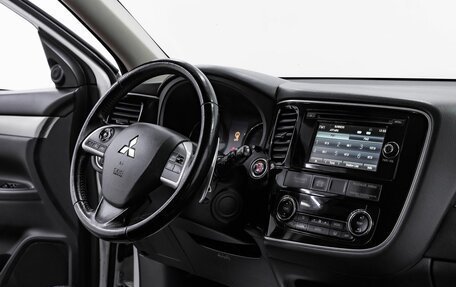 Mitsubishi Outlander III рестайлинг 3, 2014 год, 1 195 000 рублей, 15 фотография