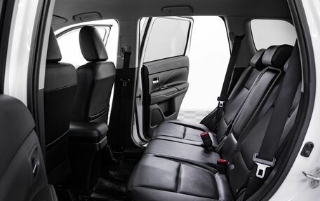 Mitsubishi Outlander III рестайлинг 3, 2014 год, 1 195 000 рублей, 16 фотография