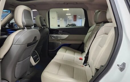 Lincoln Nautilus, 2023 год, 5 650 000 рублей, 16 фотография