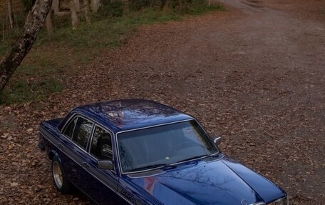 Mercedes-Benz W123, 1980 год, 1 300 000 рублей, 3 фотография