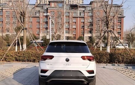 Volkswagen T-Roc I, 2022 год, 1 650 000 рублей, 5 фотография