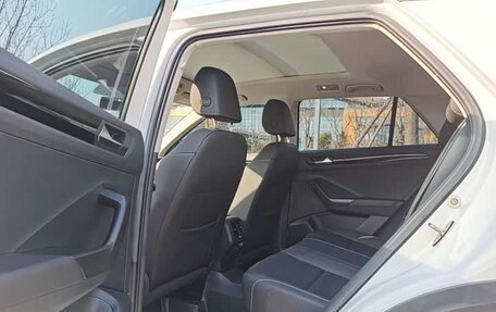 Volkswagen T-Roc I, 2022 год, 1 650 000 рублей, 10 фотография