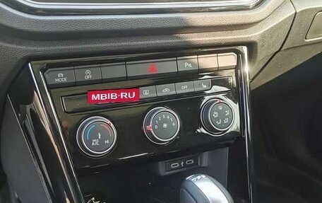 Volkswagen T-Roc I, 2022 год, 1 650 000 рублей, 9 фотография