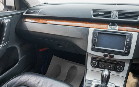 Volkswagen Passat B7, 2011 год, 999 000 рублей, 24 фотография