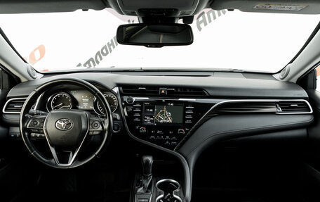 Toyota Camry, 2019 год, 3 100 000 рублей, 11 фотография