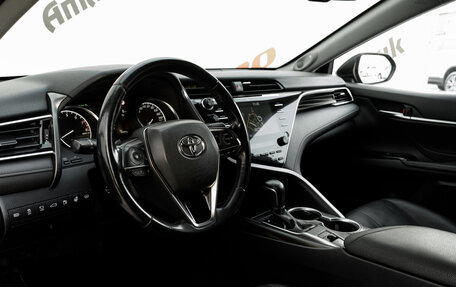 Toyota Camry, 2019 год, 3 100 000 рублей, 9 фотография