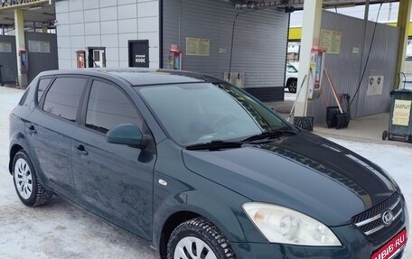 KIA cee'd I рестайлинг, 2009 год, 650 000 рублей, 1 фотография