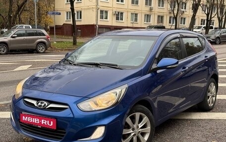 Hyundai Solaris II рестайлинг, 2013 год, 580 000 рублей, 1 фотография