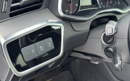 Audi A6, 2019 год, 3 030 000 рублей, 20 фотография