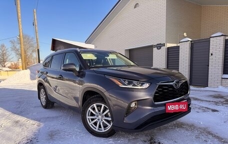 Toyota Highlander, 2021 год, 6 500 000 рублей, 10 фотография