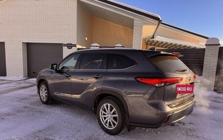 Toyota Highlander, 2021 год, 6 500 000 рублей, 19 фотография