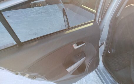 Honda Insight II рестайлинг, 2010 год, 1 050 000 рублей, 12 фотография