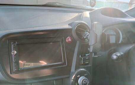 Honda Insight II рестайлинг, 2010 год, 1 050 000 рублей, 22 фотография