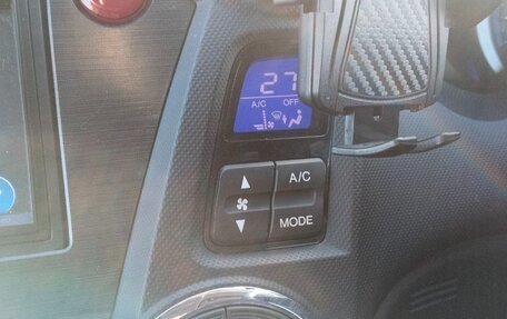 Honda Insight II рестайлинг, 2010 год, 1 050 000 рублей, 21 фотография