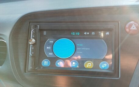 Honda Insight II рестайлинг, 2010 год, 1 050 000 рублей, 20 фотография