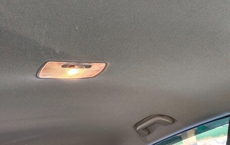 Honda Insight II рестайлинг, 2010 год, 1 050 000 рублей, 28 фотография