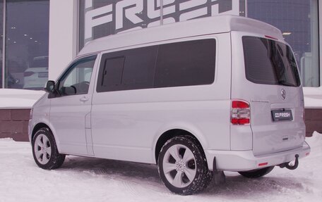 Volkswagen Transporter T5 рестайлинг, 2011 год, 1 650 000 рублей, 2 фотография