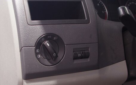 Volkswagen Transporter T5 рестайлинг, 2011 год, 1 650 000 рублей, 16 фотография