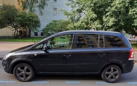 Opel Zafira B, 2014 год, 800 000 рублей, 19 фотография