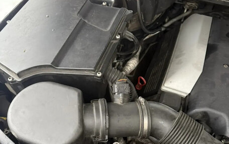 Land Rover Range Rover III, 2004 год, 1 300 000 рублей, 16 фотография