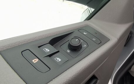 Volkswagen Caravelle T6 рестайлинг, 2021 год, 5 769 000 рублей, 12 фотография